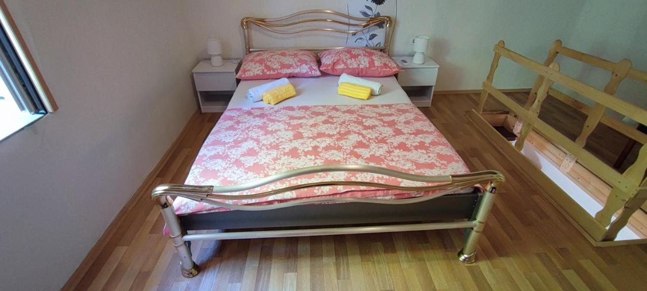 Studio Apartman Kastel Kambelovac Kaštela Exterior foto